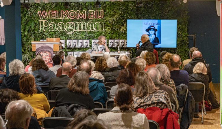 Lees meer over het artikel Boekpresentatie met Wieteke van Dort