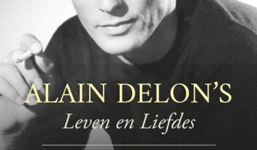 Lees meer over het artikel Gepubliceerd: Alain Delon’s Leven en Liefdes